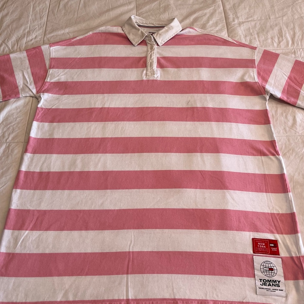 Vintage Tommy Hilfiger Pink and White Striped Rugby Shirt (oversized) M